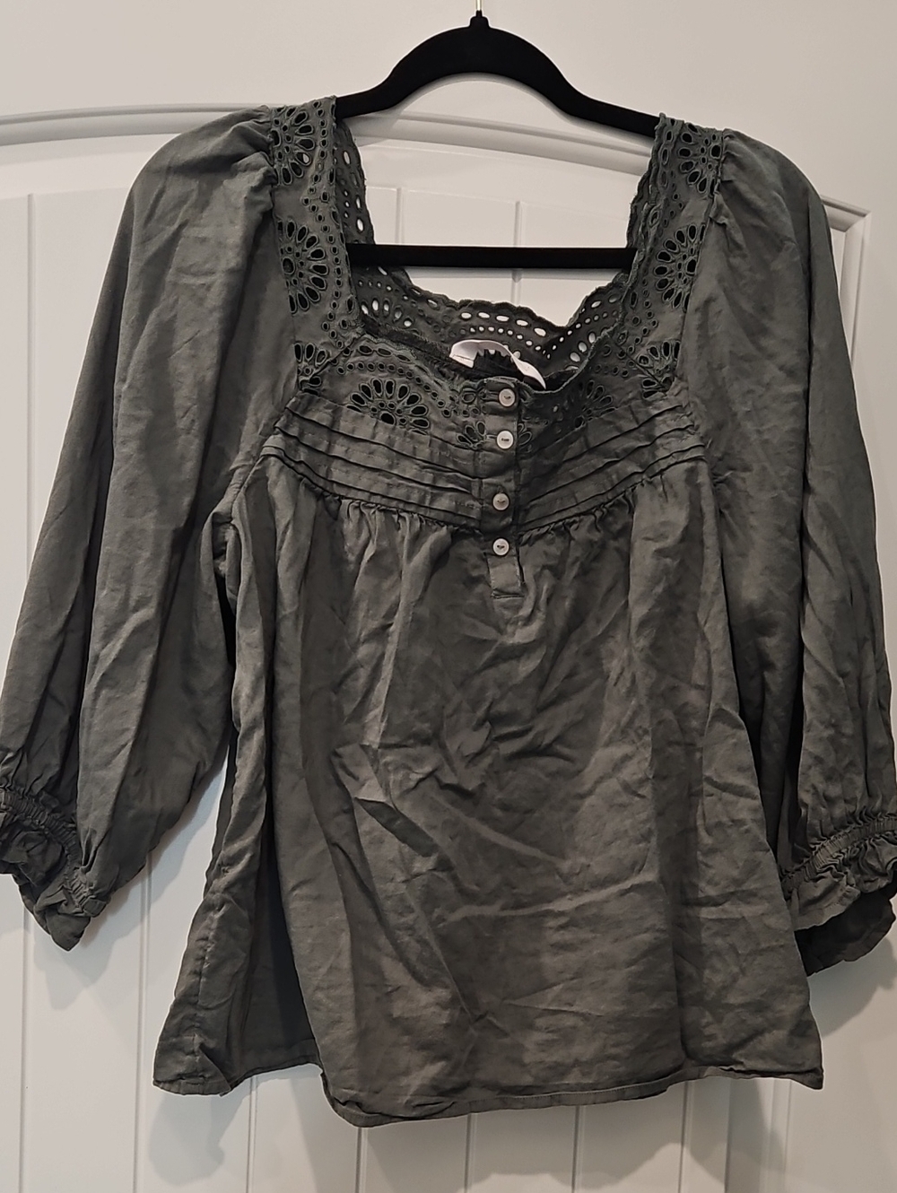 LC Lauren Conrad Olive Eyelet Pintuck Peasant Blouse